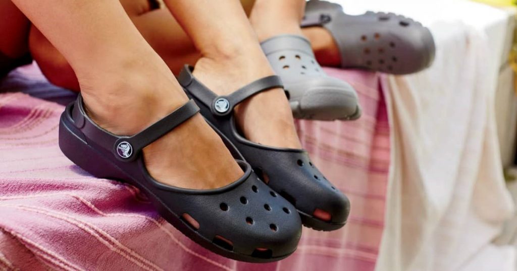 women's Crocs karin clog