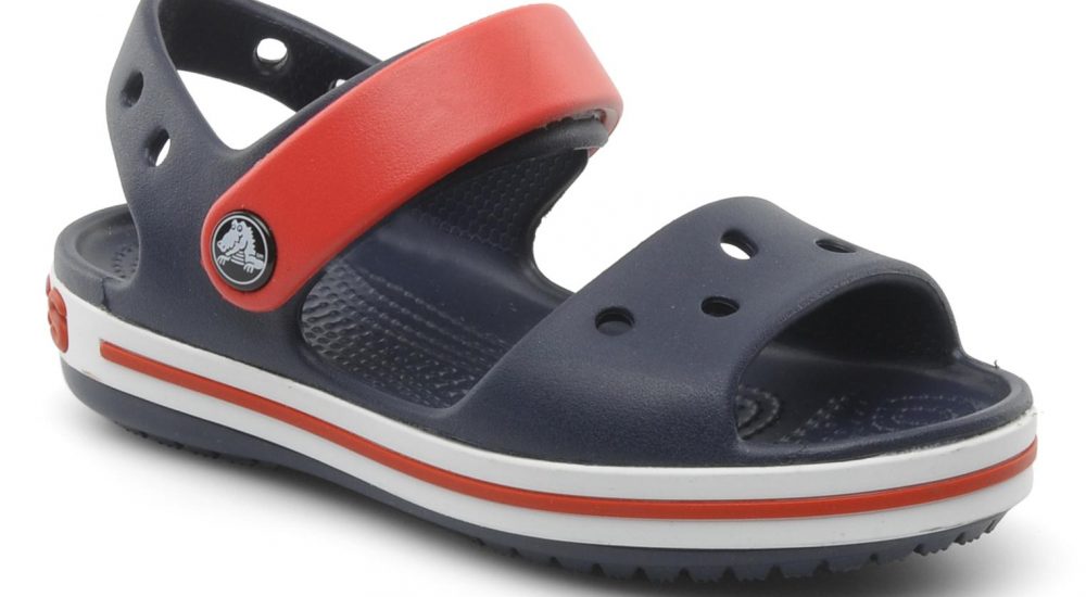 Step into Summer with Style: Discover the Comfort and Versatility of Sandalias Crocs